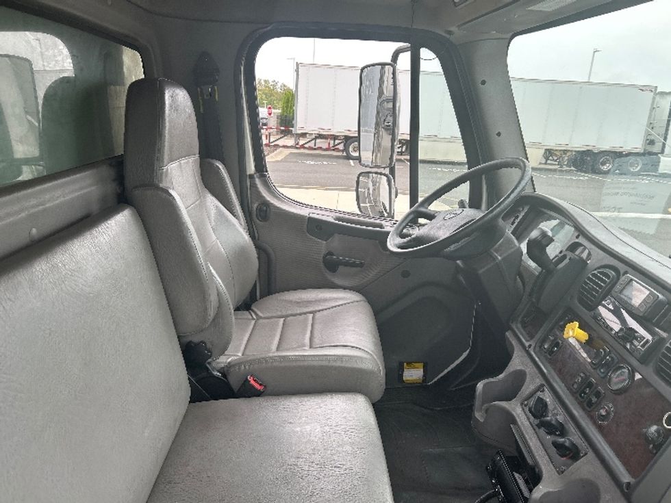 Refrigerated Truck-Light and Medium Duty Trucks-Freightliner-2020-M2-North Bergen-NJ-179,279\n\t\tmiles-$ 49,500 - Image 22