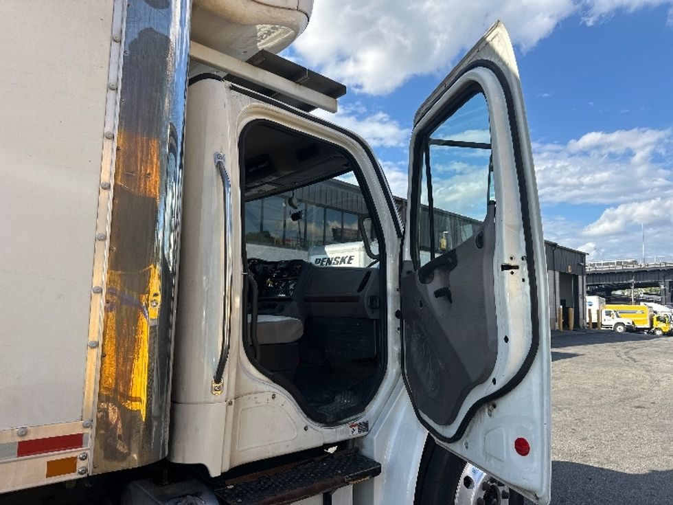 Refrigerated Truck-Light and Medium Duty Trucks-Freightliner-2020-M2-North Bergen-NJ-184,030\n\t\tmiles-$ 48,500 - Image 20