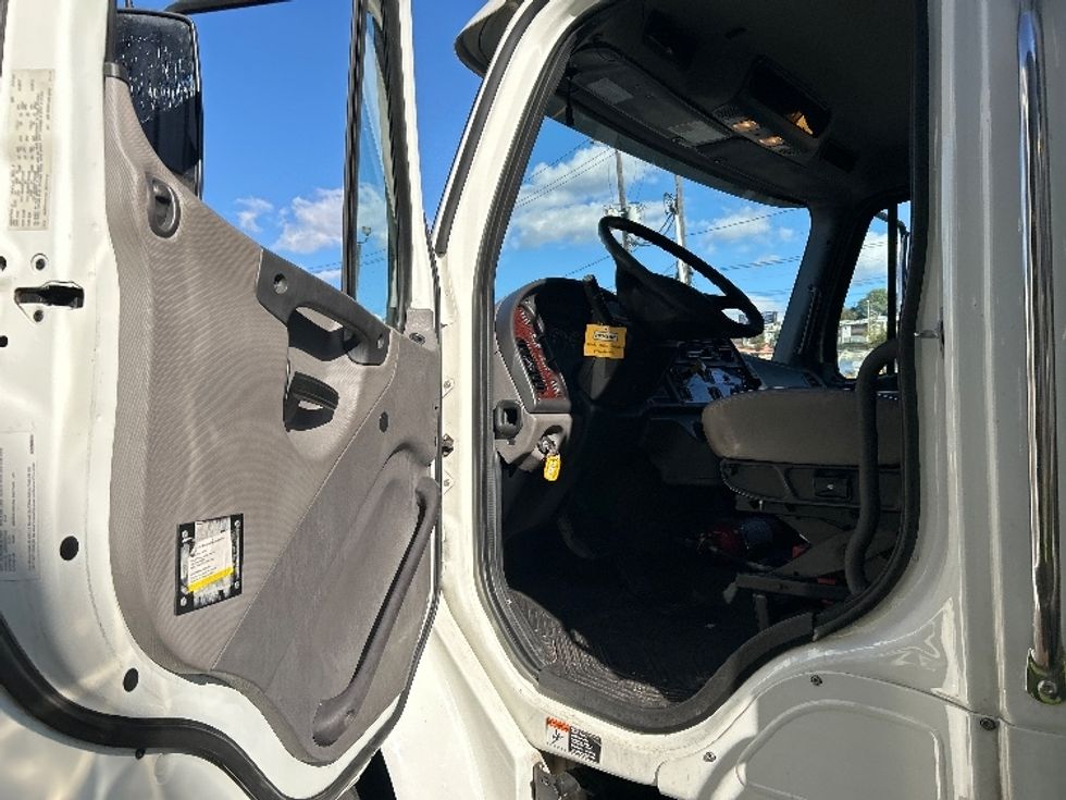 Refrigerated Truck-Light and Medium Duty Trucks-Freightliner-2020-M2-North Bergen-NJ-212,343\n\t\tmiles-$ 55,000 - Image 16