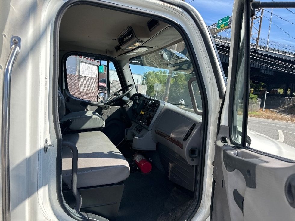 Refrigerated Truck-Light and Medium Duty Trucks-Freightliner-2020-M2-North Bergen-NJ-83,009\n\t\tmiles-$ 60,000 - Image 20