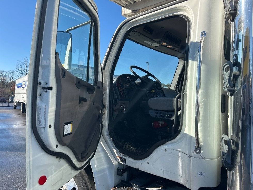Refrigerated Truck-Light and Medium Duty Trucks-Freightliner-2020-M2-Norton-MA-144,878\n\t\tmiles-$ 69,250 - Image 16