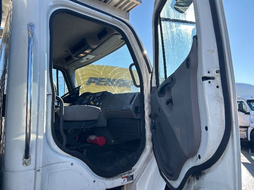 Refrigerated Truck-Light and Medium Duty Trucks-Freightliner-2020-M2-Norton-MA-144,878\n\t\tmiles-$ 69,250 - Image 20