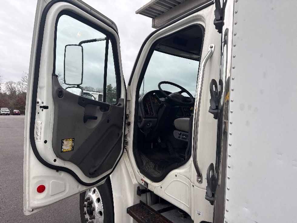 Refrigerated Truck-Light and Medium Duty Trucks-Freightliner-2020-M2-Norton-MA-150,032\n\t\tmiles-$ 72,250 - Image 15