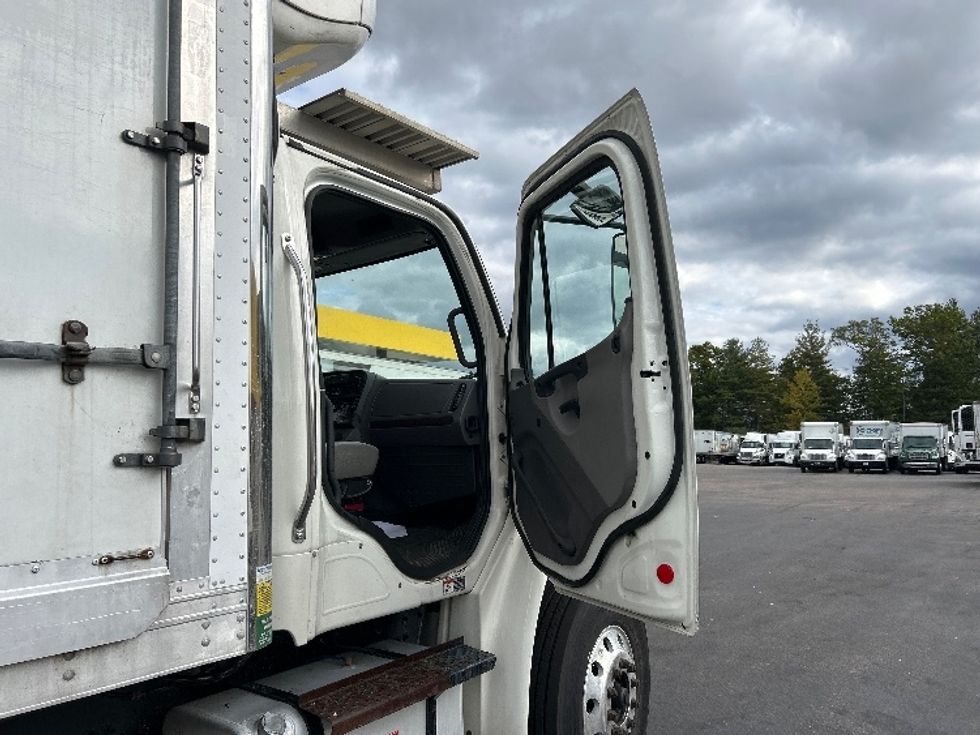 Refrigerated Truck-Light and Medium Duty Trucks-Freightliner-2020-M2-Norton-MA-159,859\n\t\tmiles-$ 68,500 - Image 20