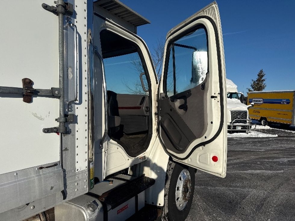 Refrigerated Truck-Light and Medium Duty Trucks-Freightliner-2020-M2-Norton-MA-181,883\n\t\tmiles-$ 63,500 - Image 19