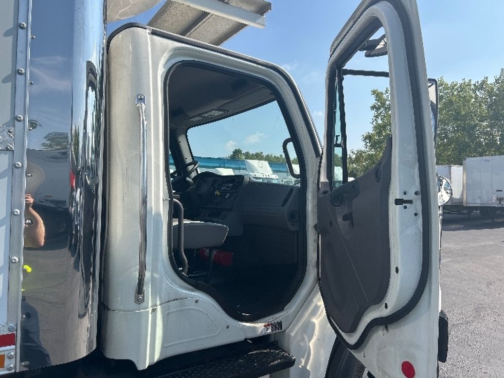 Refrigerated Truck-Light and Medium Duty Trucks-Freightliner-2020-M2-Obetz-OH-165,029\n\t\tmiles-$ 50,500 - Image 20