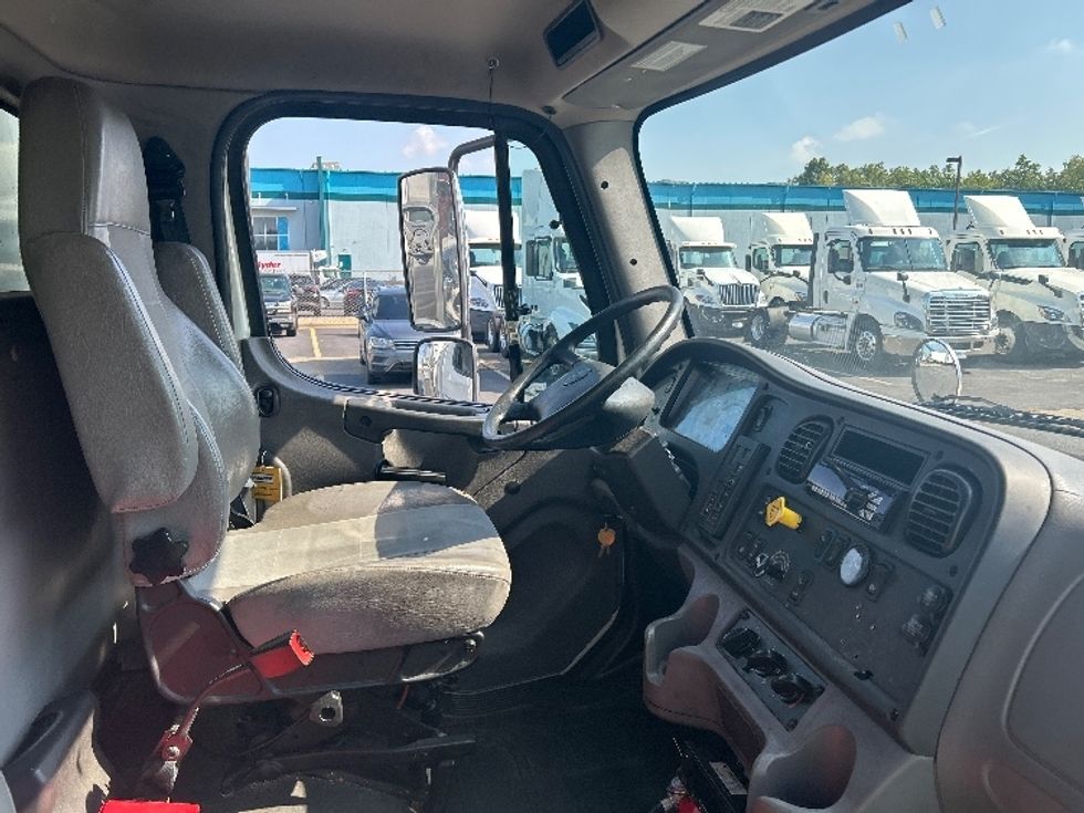 Refrigerated Truck-Light and Medium Duty Trucks-Freightliner-2020-M2-Obetz-OH-165,029\n\t\tmiles-$ 50,500 - Image 22