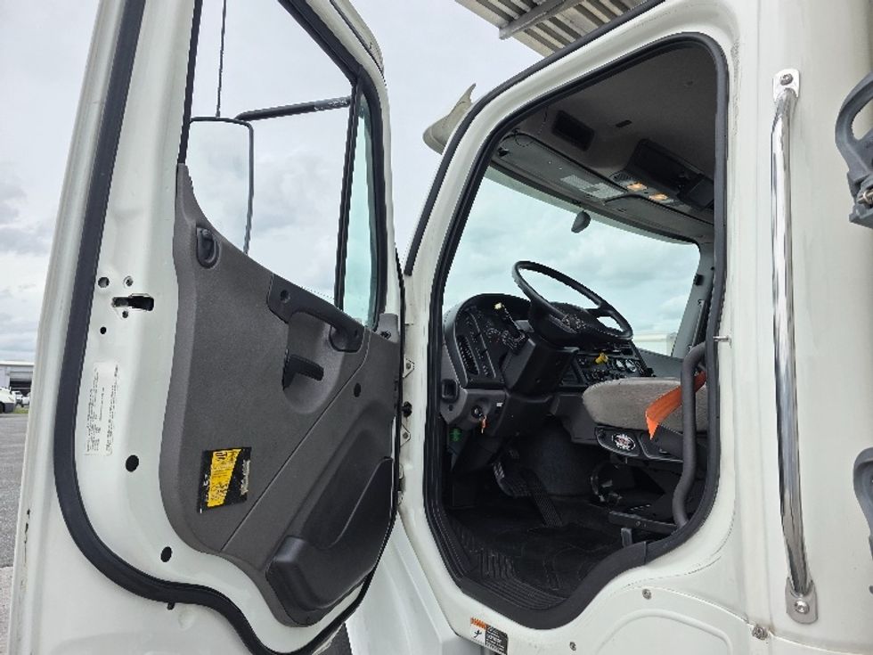 Refrigerated Truck-Light and Medium Duty Trucks-Freightliner-2020-M2-Ocala-FL-155,009\n\t\tmiles-$ 47,500 - Image 16