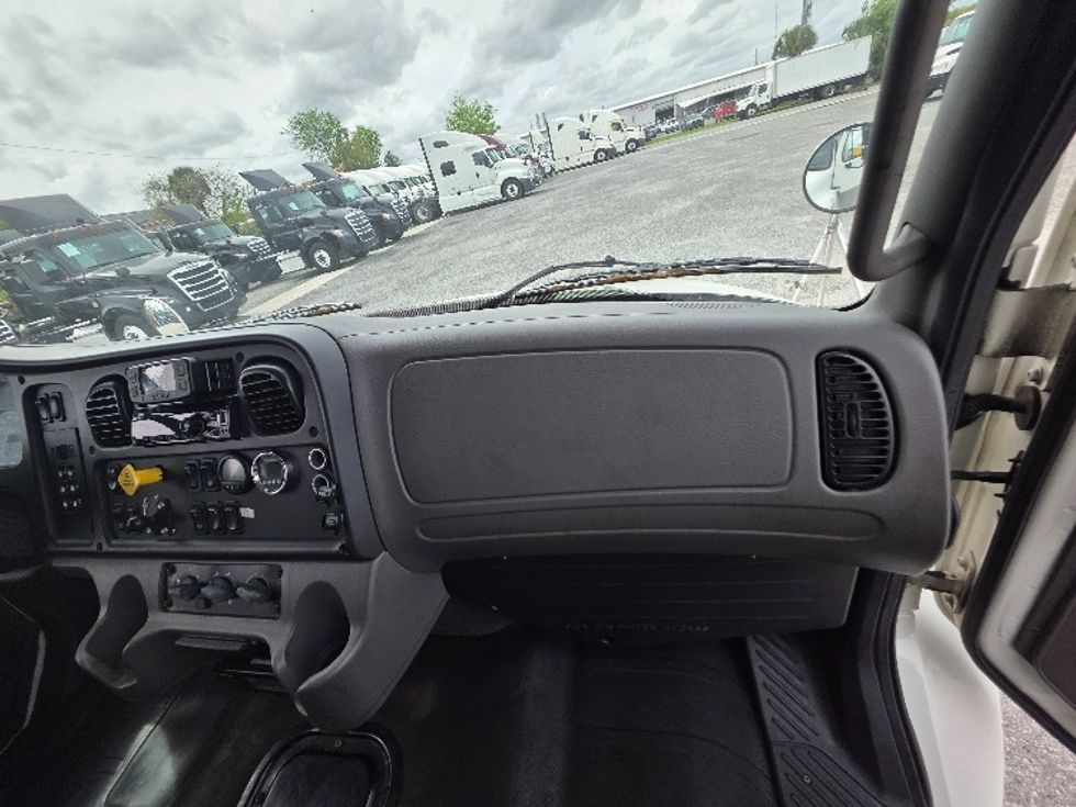 Refrigerated Truck-Light and Medium Duty Trucks-Freightliner-2020-M2-Ocala-FL-155,009\n\t\tmiles-$ 47,500 - Image 21