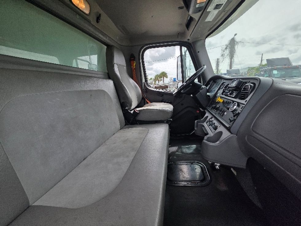 Refrigerated Truck-Light and Medium Duty Trucks-Freightliner-2020-M2-Ocala-FL-155,009\n\t\tmiles-$ 47,500 - Image 22