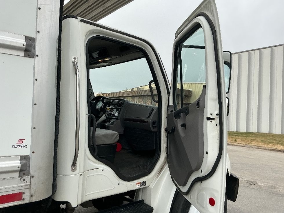 Refrigerated Truck-Light and Medium Duty Trucks-Freightliner-2020-M2-Omaha-NE-126,898\n\t\tmiles-$ 69,000 - Image 20