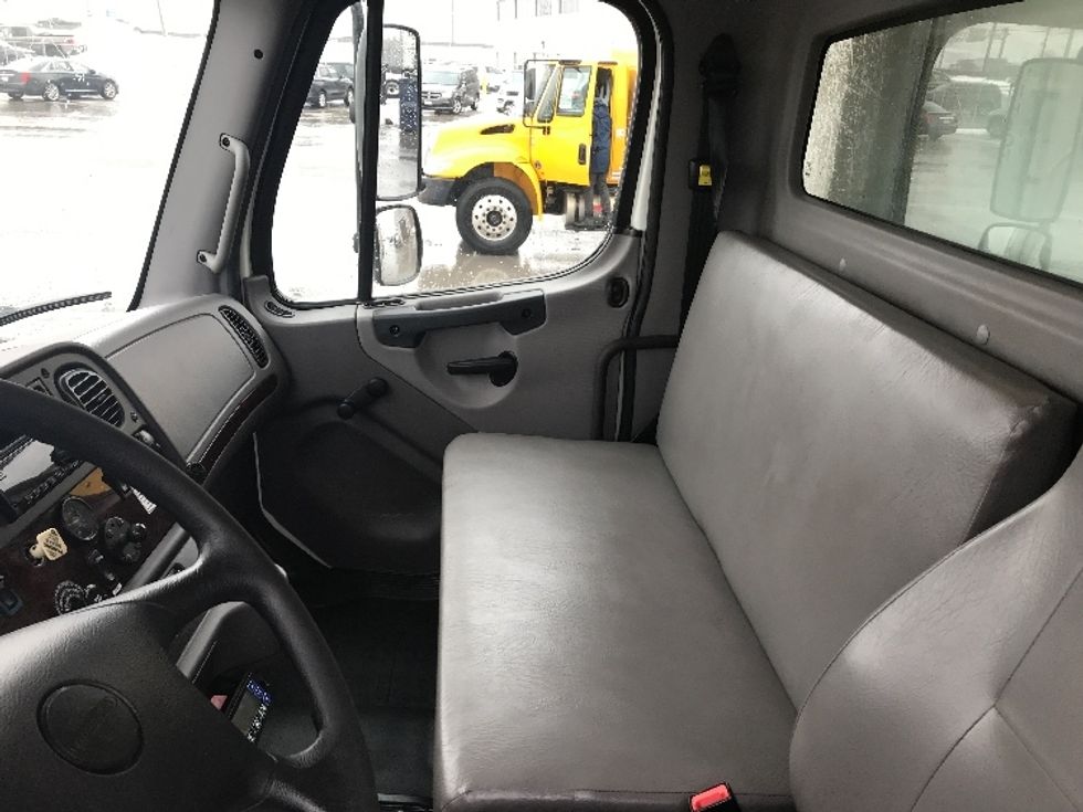 Refrigerated Truck-Light and Medium Duty Trucks-Freightliner-2020-M2-Oshawa-ON-221,165\n\t\tkm-$ 83,500 - Image 19