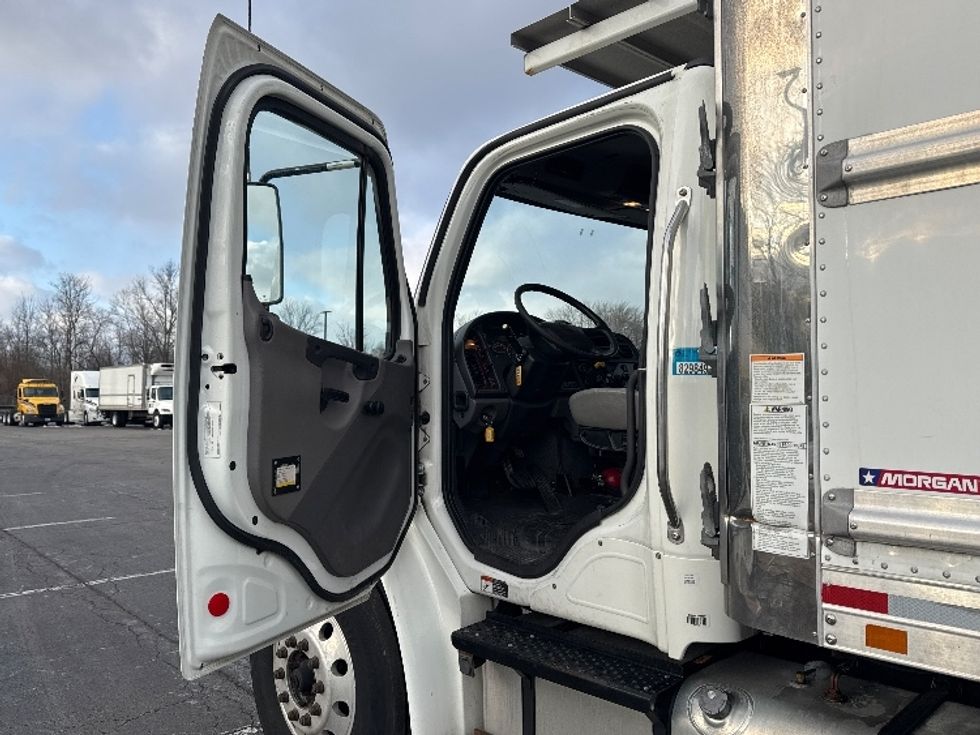 Refrigerated Truck-Light and Medium Duty Trucks-Freightliner-2020-M2-Parsippany-NJ-145,677\n\t\tmiles-$ 59,000 - Image 16