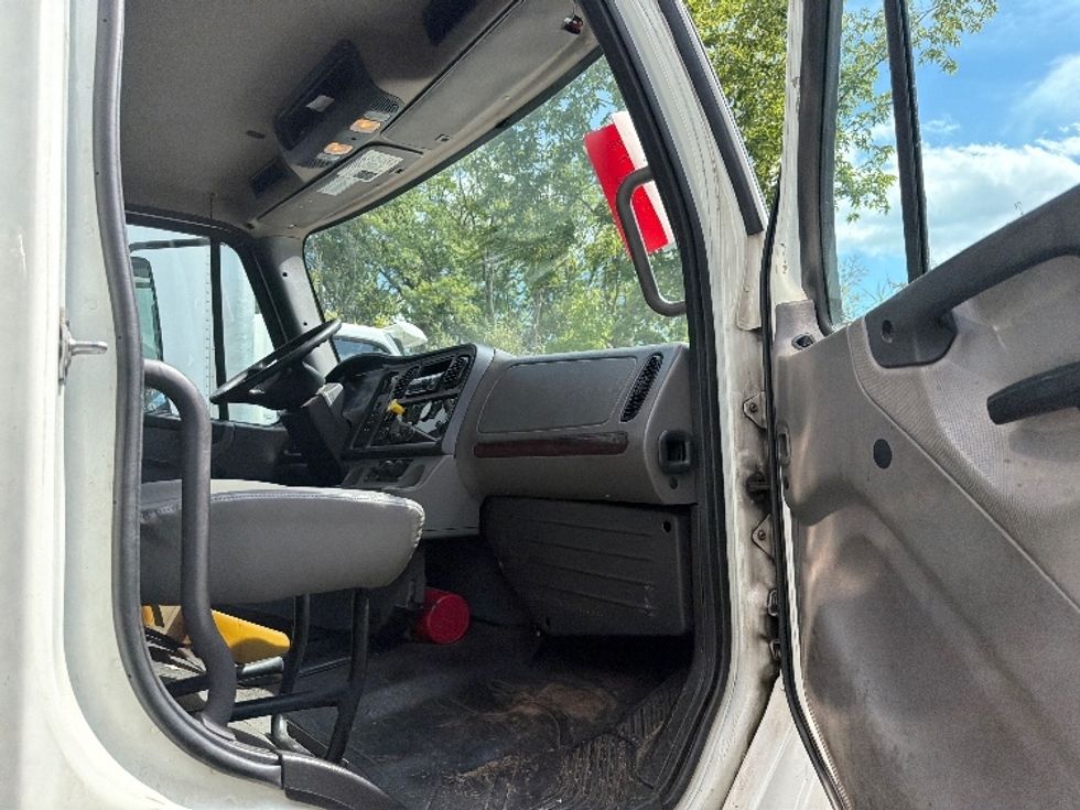 Refrigerated Truck-Light and Medium Duty Trucks-Freightliner-2020-M2-Parsippany-NJ-242,832\n\t\tmiles-$ 16,000 - Image 20