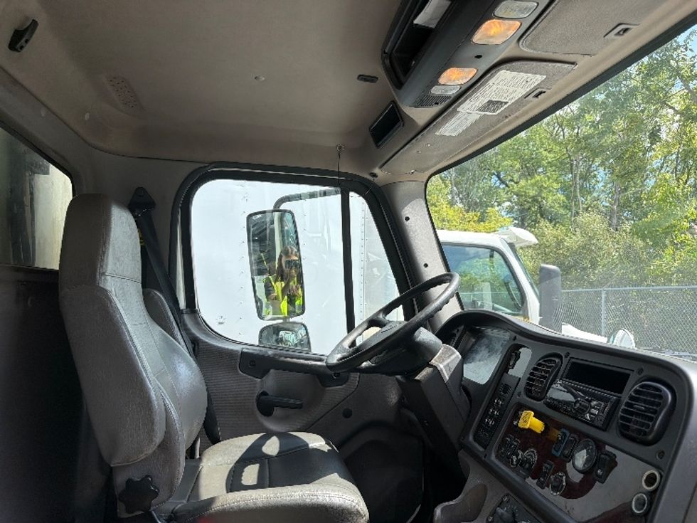 Refrigerated Truck-Light and Medium Duty Trucks-Freightliner-2020-M2-Parsippany-NJ-242,832\n\t\tmiles-$ 16,000 - Image 22