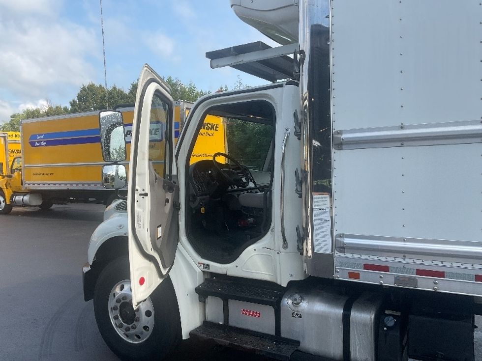 Refrigerated Truck-Light and Medium Duty Trucks-Freightliner-2020-M2-Pennsauken-NJ-138,562\n\t\tmiles-$ 58,250 - Image 16