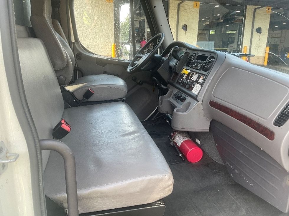 Refrigerated Truck-Light and Medium Duty Trucks-Freightliner-2020-M2-Pennsauken-NJ-138,562\n\t\tmiles-$ 58,250 - Image 22