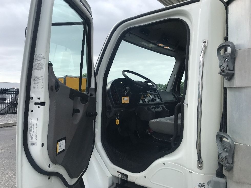 Refrigerated Truck-Light and Medium Duty Trucks-Freightliner-2020-M2-Pensacola-FL-220,924\n\t\tmiles-$ 53,750 - Image 16