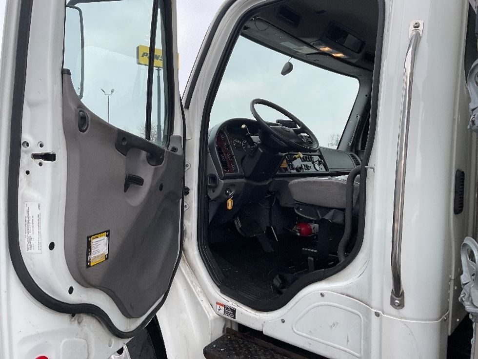 Refrigerated Truck-Light and Medium Duty Trucks-Freightliner-2020-M2-Perrysburg-OH-202,917\n\t\tmiles-$ 54,250 - Image 15