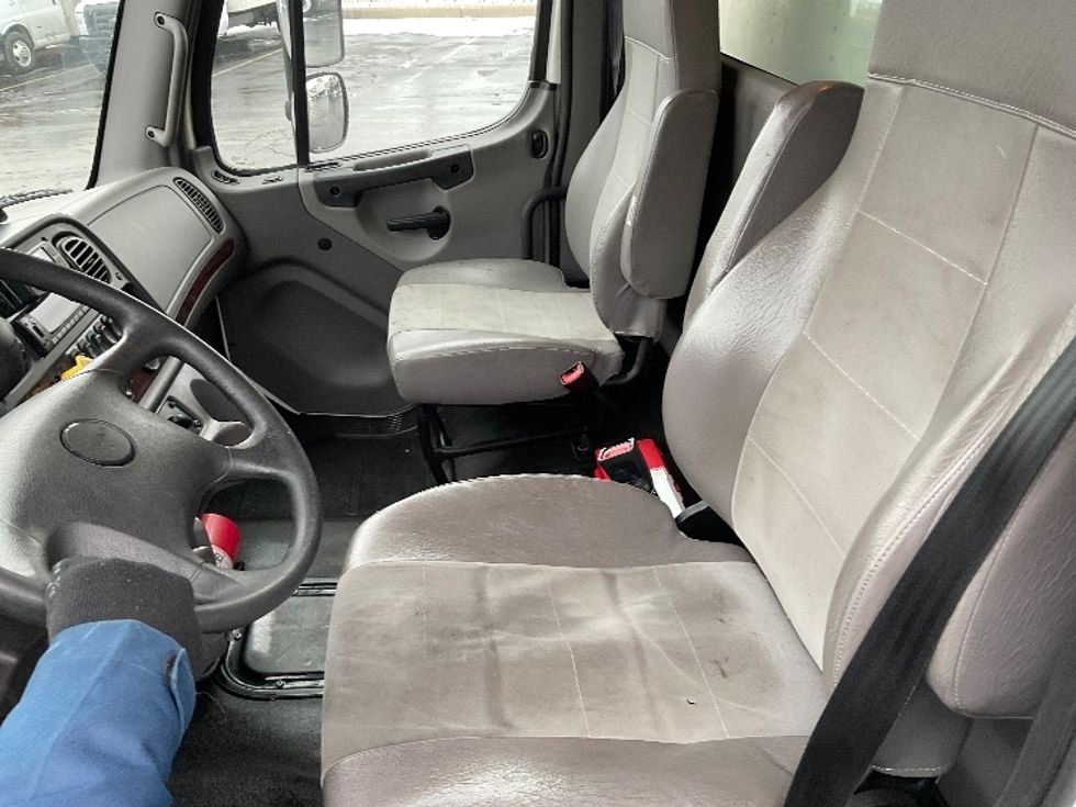 Refrigerated Truck-Light and Medium Duty Trucks-Freightliner-2020-M2-Perrysburg-OH-202,917\n\t\tmiles-$ 54,250 - Image 18