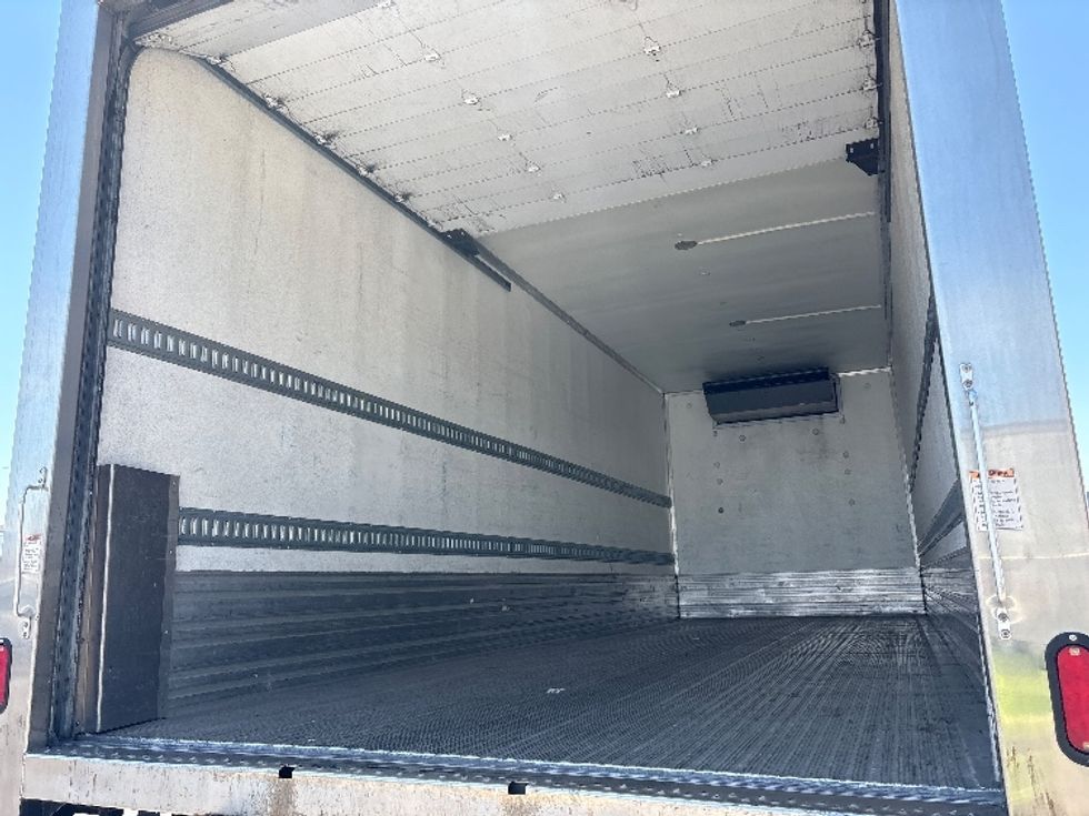 Refrigerated Truck-Light and Medium Duty Trucks-Freightliner-2020-M2-Phoenix-AZ-117,254\n\t\tmiles-$ 57,250 - Image 10