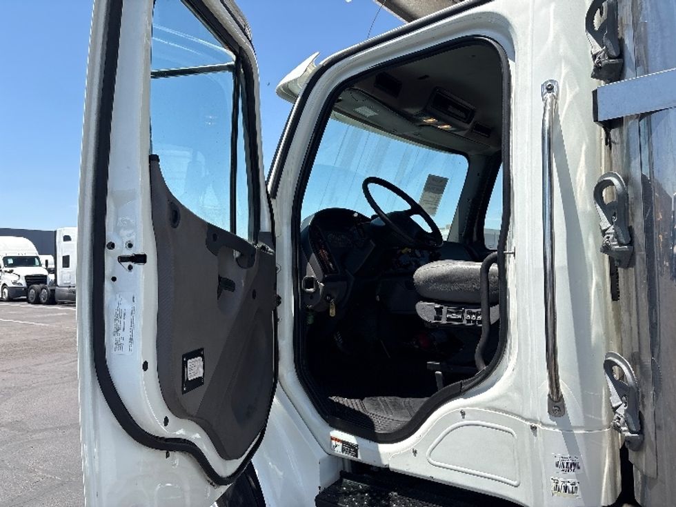 Refrigerated Truck-Light and Medium Duty Trucks-Freightliner-2020-M2-Phoenix-AZ-117,254\n\t\tmiles-$ 57,250 - Image 15