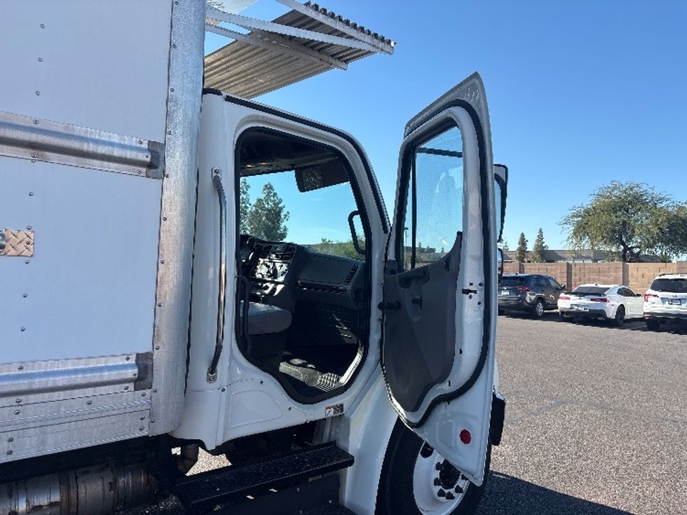 Refrigerated Truck-Light and Medium Duty Trucks-Freightliner-2020-M2-Phoenix-AZ-160,855\n\t\tmiles-$ 67,250 - Image 20