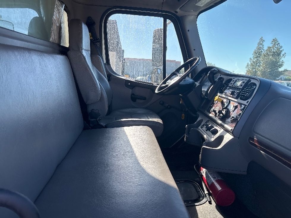 Refrigerated Truck-Light and Medium Duty Trucks-Freightliner-2020-M2-Phoenix-AZ-160,855\n\t\tmiles-$ 67,250 - Image 22