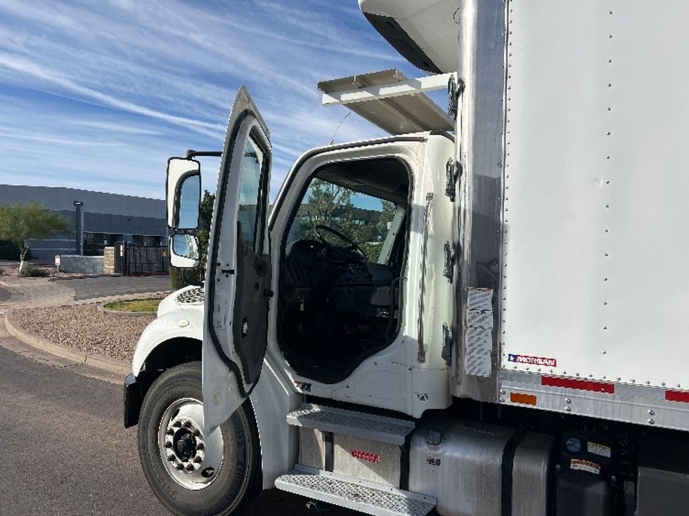 Refrigerated Truck-Light and Medium Duty Trucks-Freightliner-2020-M2-Phoenix-AZ-172,109\n\t\tmiles-$ 65,750 - Image 16