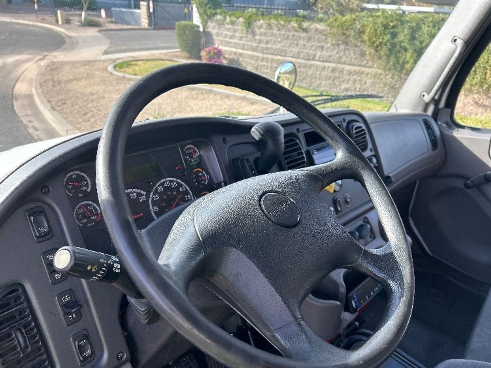 Refrigerated Truck-Light and Medium Duty Trucks-Freightliner-2020-M2-Phoenix-AZ-172,109\n\t\tmiles-$ 65,750 - Image 17