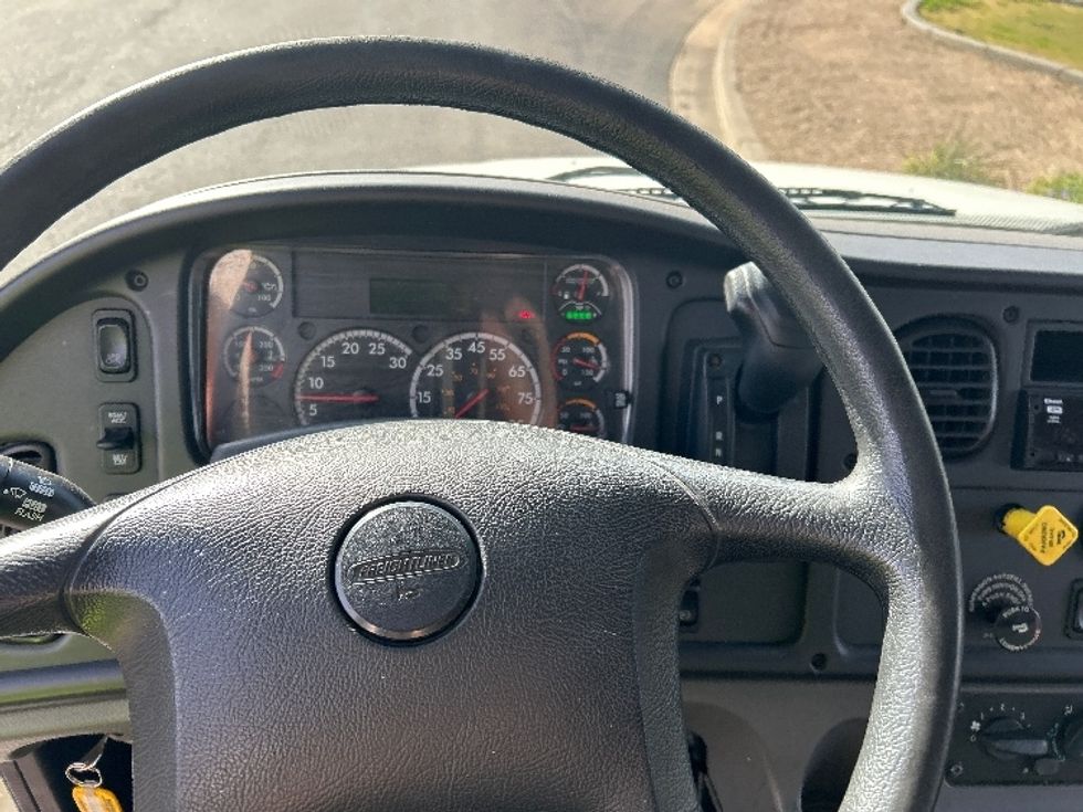 Refrigerated Truck-Light and Medium Duty Trucks-Freightliner-2020-M2-Phoenix-AZ-172,109\n\t\tmiles-$ 65,750 - Image 18