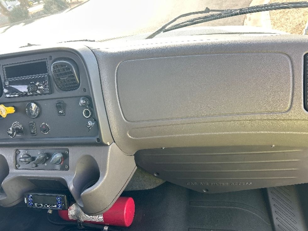 Refrigerated Truck-Light and Medium Duty Trucks-Freightliner-2020-M2-Phoenix-AZ-172,109\n\t\tmiles-$ 65,750 - Image 21