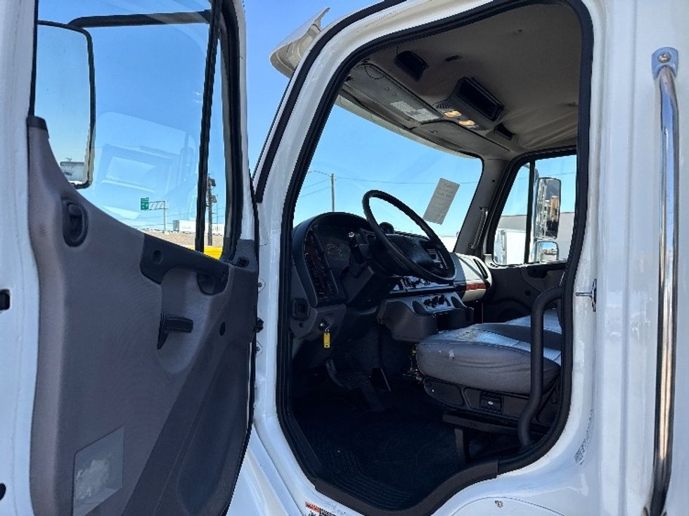 Refrigerated Truck-Light and Medium Duty Trucks-Freightliner-2020-M2-Phoenix-AZ-179,005\n\t\tmiles-$ 61,250 - Image 16