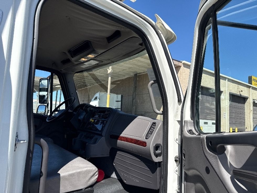 Refrigerated Truck-Light and Medium Duty Trucks-Freightliner-2020-M2-Phoenix-AZ-179,005\n\t\tmiles-$ 61,250 - Image 20