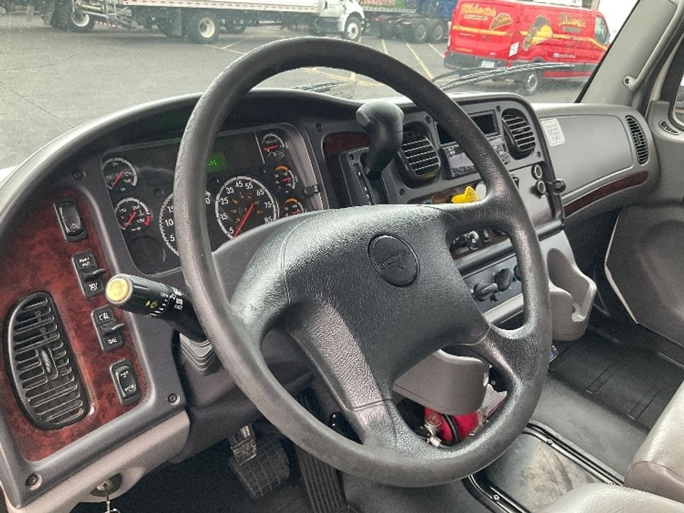 Refrigerated Truck-Light and Medium Duty Trucks-Freightliner-2020-M2-Phoenix-AZ-183,614\n\t\tmiles-$ 63,250 - Image 17