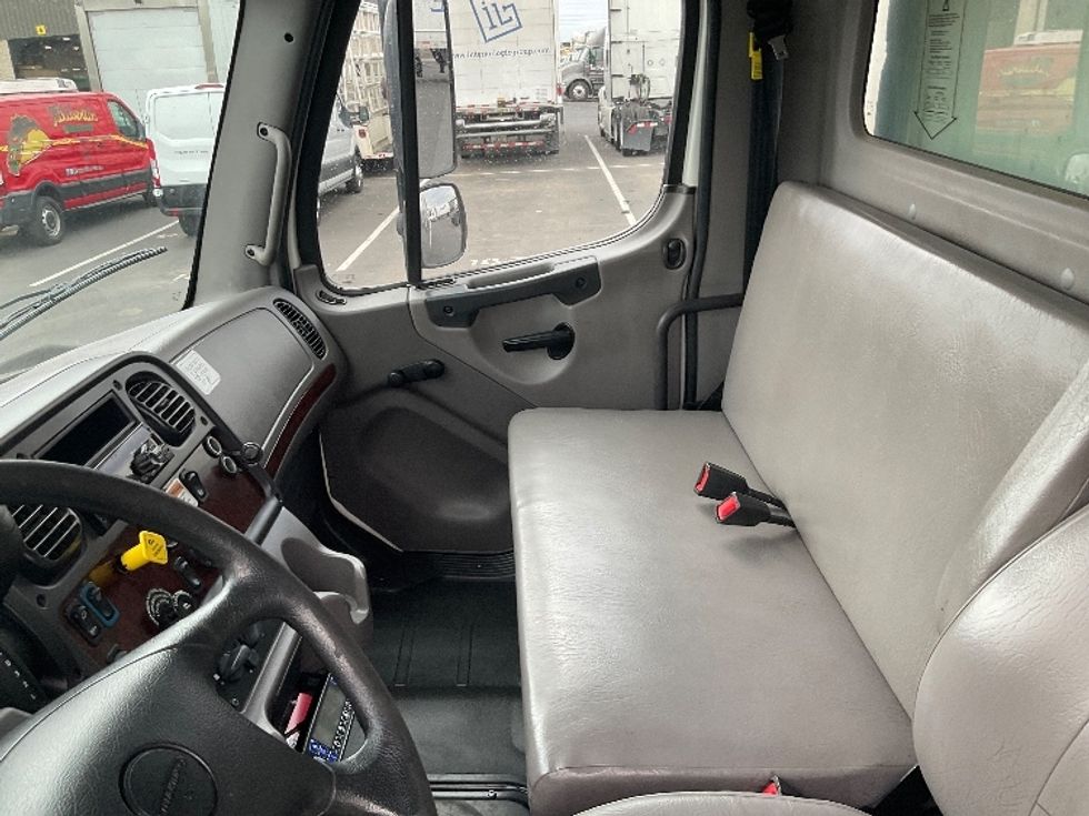 Refrigerated Truck-Light and Medium Duty Trucks-Freightliner-2020-M2-Phoenix-AZ-183,614\n\t\tmiles-$ 63,250 - Image 19