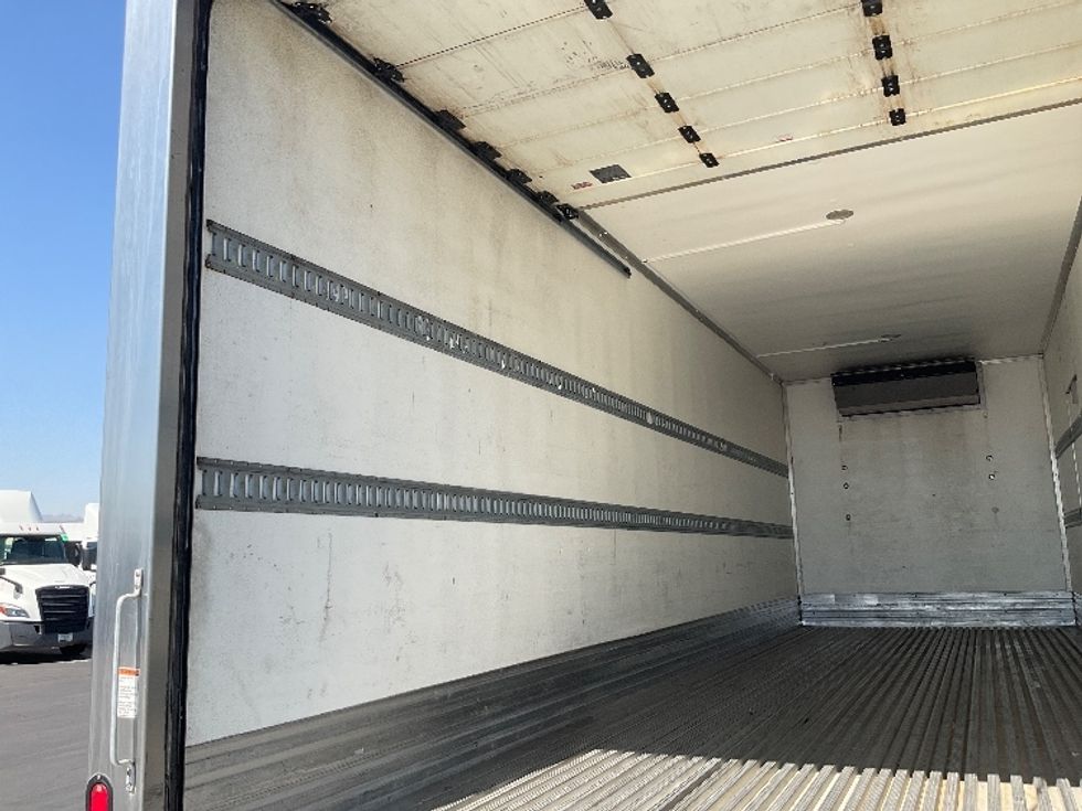 Refrigerated Truck-Light and Medium Duty Trucks-Freightliner-2020-M2-Phoenix-AZ-198,399\n\t\tmiles-$ 61,750 - Image 11