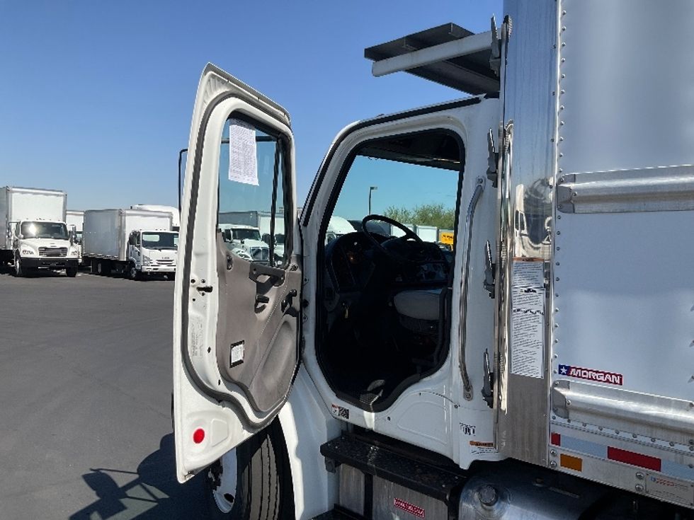Refrigerated Truck-Light and Medium Duty Trucks-Freightliner-2020-M2-Phoenix-AZ-198,399\n\t\tmiles-$ 61,750 - Image 16