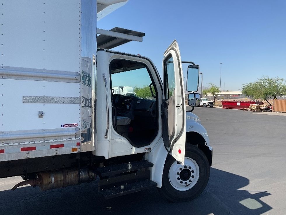 Refrigerated Truck-Light and Medium Duty Trucks-Freightliner-2020-M2-Phoenix-AZ-198,399\n\t\tmiles-$ 61,750 - Image 20