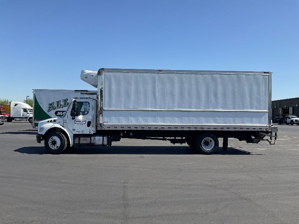 Refrigerated Truck-Light and Medium Duty Trucks-Freightliner-2020-M2-Phoenix-AZ-198,399\n\t\tmiles-$ 61,750 - Image 4