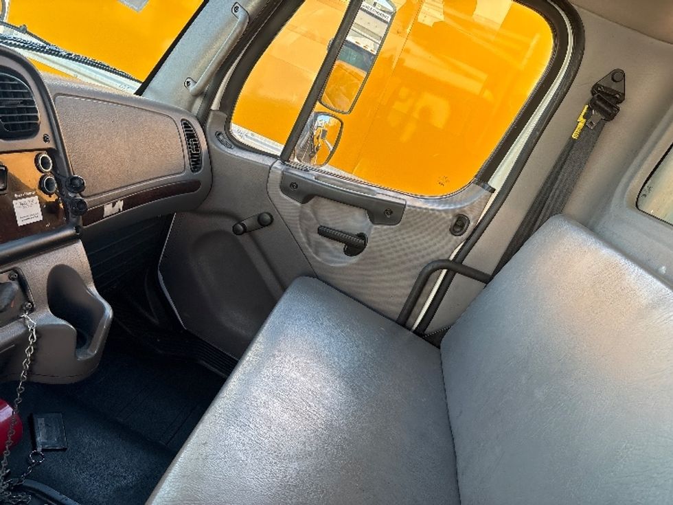 Refrigerated Truck-Light and Medium Duty Trucks-Freightliner-2020-M2-Phoenix-AZ-218,102\n\t\tmiles-$ 54,000 - Image 19