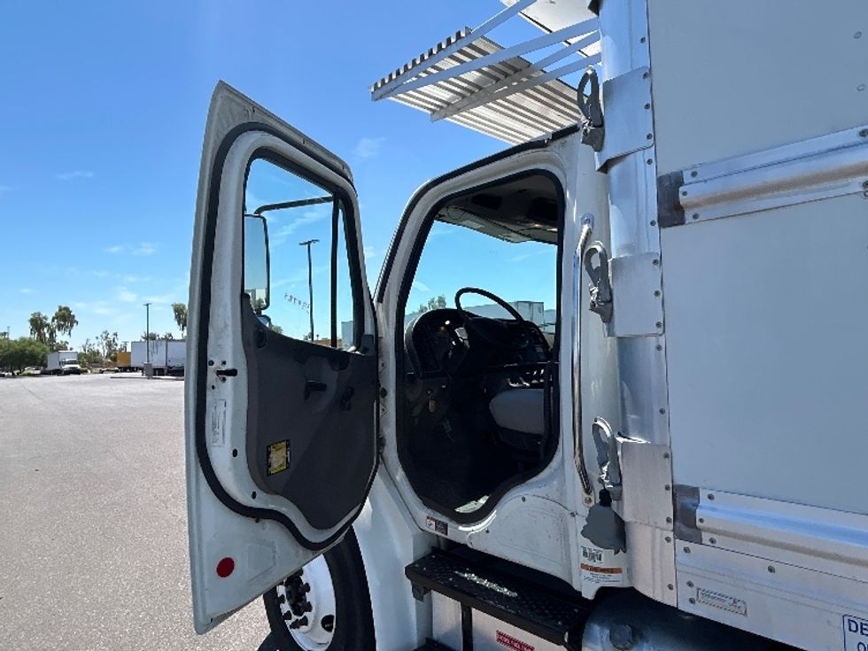 Refrigerated Truck-Light and Medium Duty Trucks-Freightliner-2020-M2-Phoenix-AZ-220,994\n\t\tmiles-$ 54,000 - Image 16