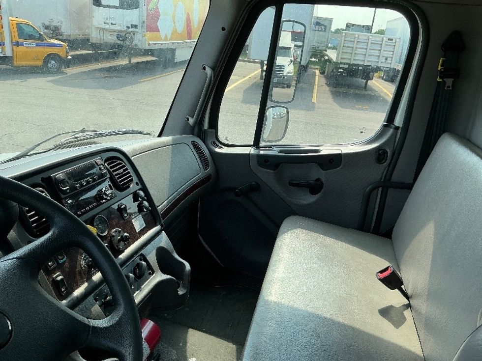 Refrigerated Truck-Light and Medium Duty Trucks-Freightliner-2020-M2-Piqua-OH-113,297\n\t\tmiles-$ 74,500 - Image 18