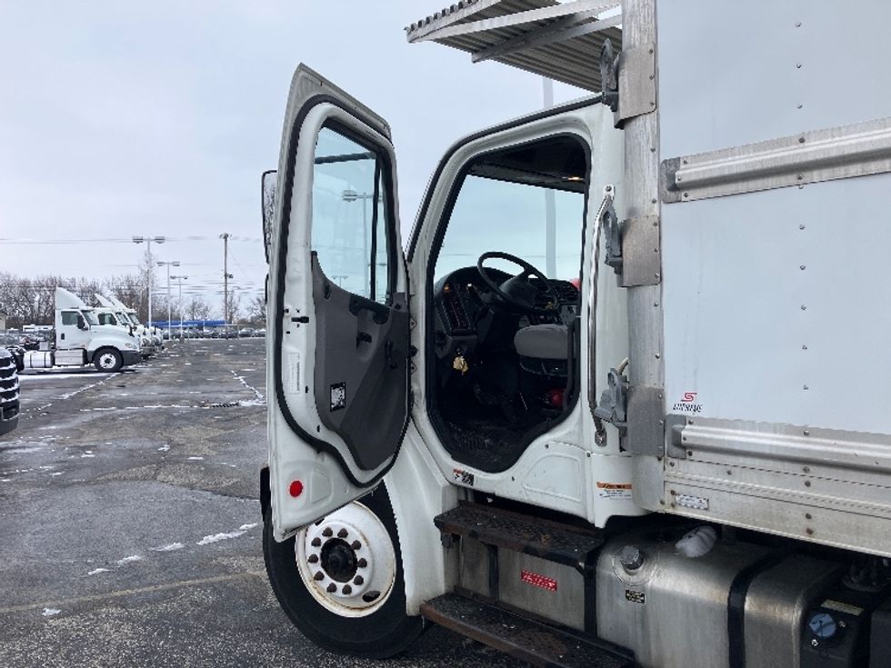 Refrigerated Truck-Light and Medium Duty Trucks-Freightliner-2020-M2-Piqua-OH-174,094\n\t\tmiles-$ 54,750 - Image 16