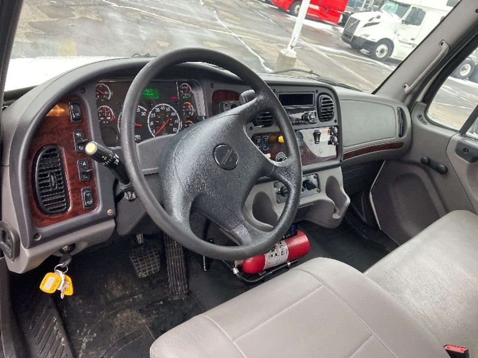 Refrigerated Truck-Light and Medium Duty Trucks-Freightliner-2020-M2-Piqua-OH-174,094\n\t\tmiles-$ 54,750 - Image 17