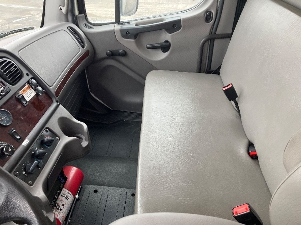 Refrigerated Truck-Light and Medium Duty Trucks-Freightliner-2020-M2-Piqua-OH-174,094\n\t\tmiles-$ 54,750 - Image 19