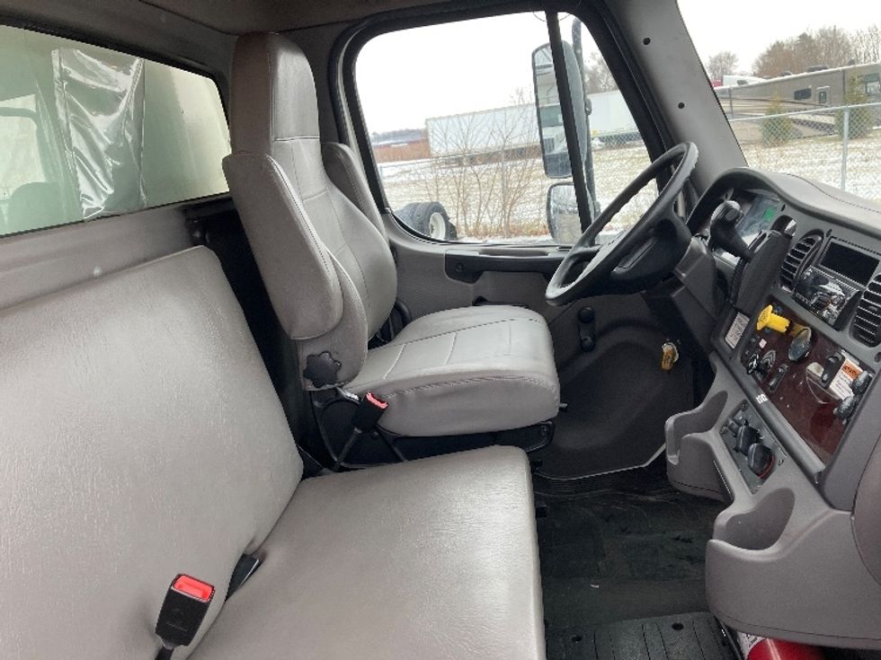 Refrigerated Truck-Light and Medium Duty Trucks-Freightliner-2020-M2-Piqua-OH-174,094\n\t\tmiles-$ 54,750 - Image 22