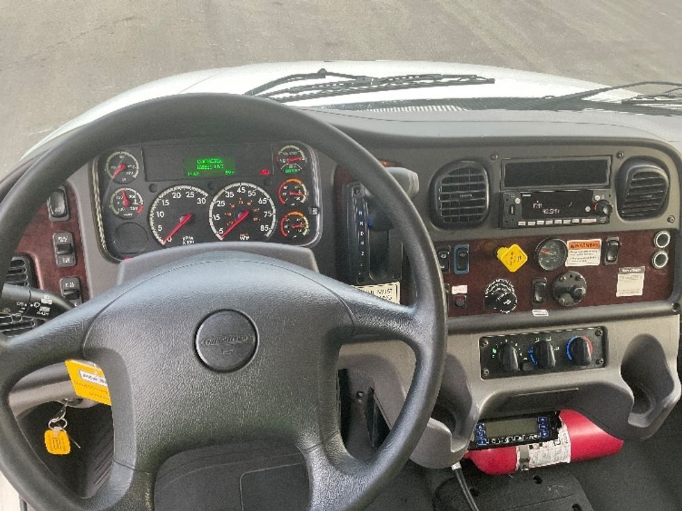 Refrigerated Truck-Light and Medium Duty Trucks-Freightliner-2020-M2-Pittsburgh-PA-185,581\n\t\tmiles-$ 51,500 - Image 18