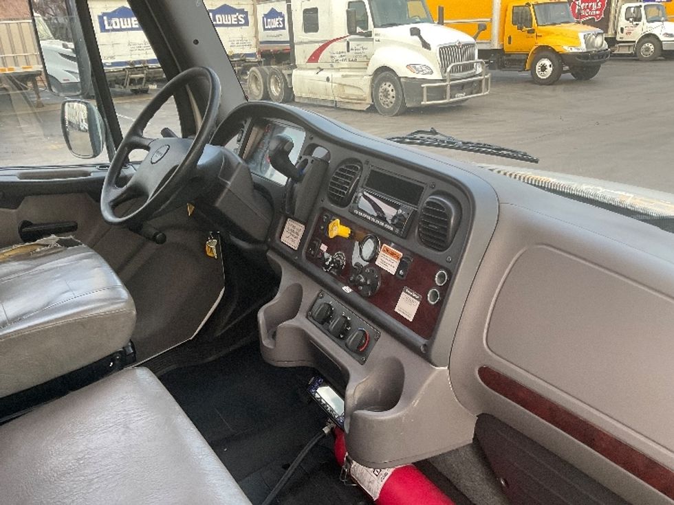 Refrigerated Truck-Light and Medium Duty Trucks-Freightliner-2020-M2-Pittsburgh-PA-185,581\n\t\tmiles-$ 51,500 - Image 22