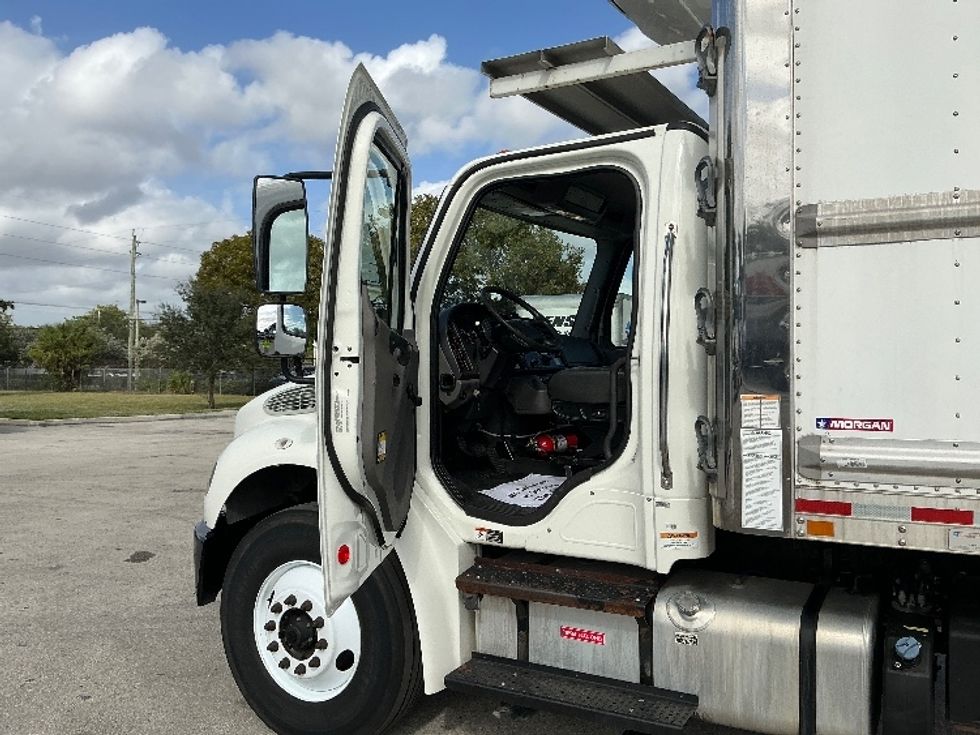 Refrigerated Truck-Light and Medium Duty Trucks-Freightliner-2020-M2-Pompano Beach-FL-139,122\n\t\tmiles-$ 57,750 - Image 16